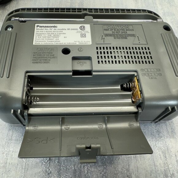 Panasonic RF-2400D Am/FM Radio  Silver/Grey - Tested & Working Very Nice - Picture 7 of 9